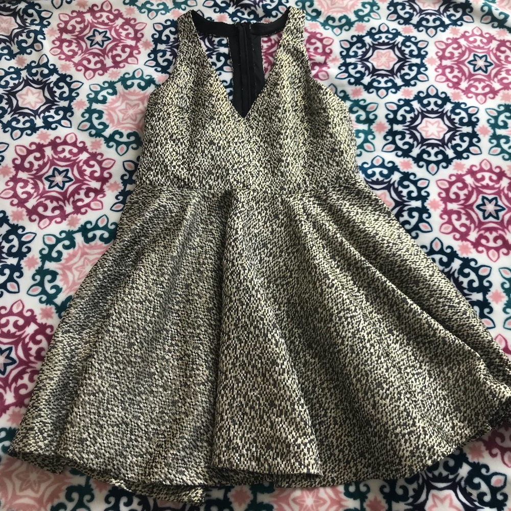 super cute party dress!!